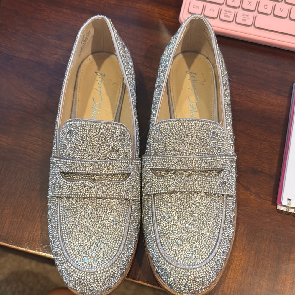 Betsey Johnson Sparkling Silver Flats